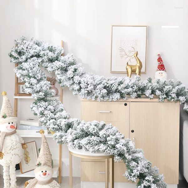 Dekorative Blumen gefälschte Pflanzen Dekor Weihnachtsdekoration künstliche Rattan Beflockung Schnee Ring Kranz Weihnachten DIY Home Anhänger Dekor