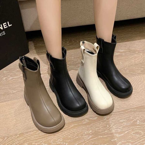 Botas superiores novas femininas de couro macio Moda de tornozelo feminino Autumn Flats Dress Ladies Street Style Black Short Shoes Plataforma 221213