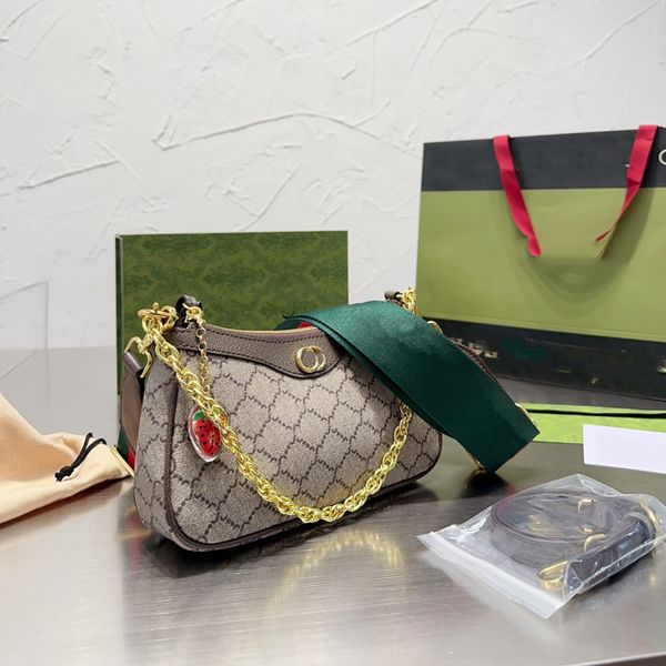 Косметические сумки корпусы 23ss Женские бродяги Bag Street Fashion Strawberry Letter