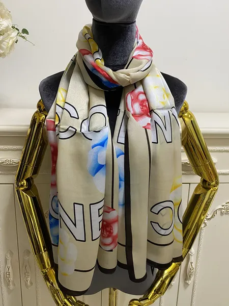 Damenschal aus 100 % Seide, bedruckt mit Buchstaben, Blumenmuster, dünn und weich, schöne Schals, Schalgröße 180 cm – 65 cm