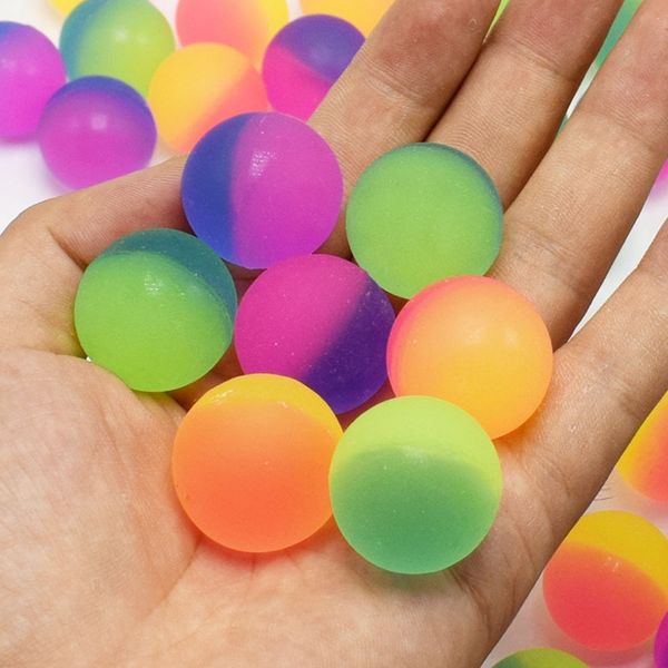 100 pezzi / set giocattoli divertenti palline 25mm giochi novità palla colorata mista che salta solido galleggiante che rimbalza bambino palla di gomma elastica del giocattolo rimbalzante 1208