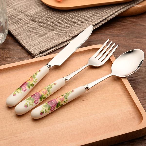 Brand: TableCraft
Type: Porcelain Cutlery Set
Specs: 1 Steak Knife, Fork & Spoon, Stainless Steel
Keywords: Dinnerware Set, Household, Kitchen, Tableware
Points: Durable, Elegant, Easy to Clean
Features: Chinese Style Cutlery
Application: Ideal for Home a