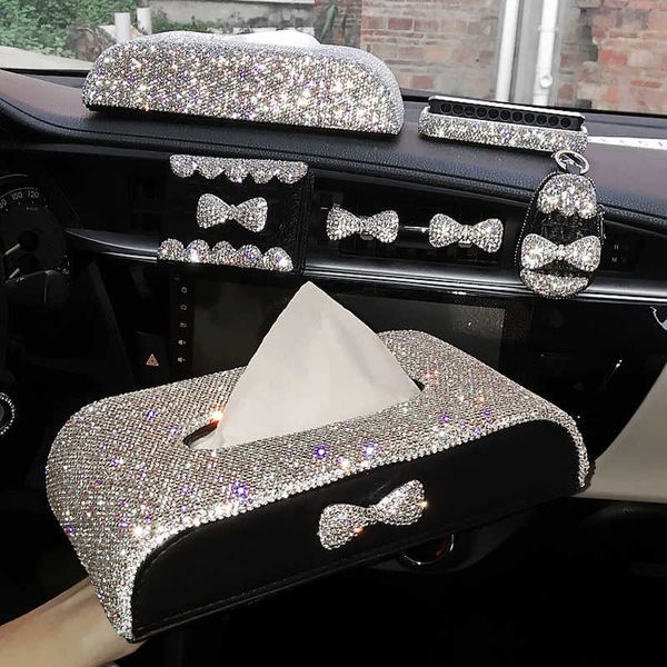 Car Tissue Box Cute Bowknot Bling Crystal Universal Armrest Paper Holder Cover Diamond Strass Accessori interni T221219