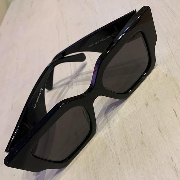 Schwarze graue Quadrat -Sonnenbrille für Männer Frauen Accessoires großes Rahmen Schwarzes Muster Sonnenbrille Mode Sunnies Shades Uv400 Brillen mit Kasten