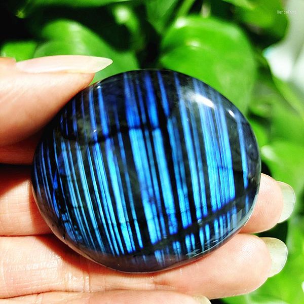 Figurine decorative Natural Labradorite Light Crystal Palm Stone Feng Shui Room Decor Ornamento di stregoneria Labradorita e Reiki spirituale