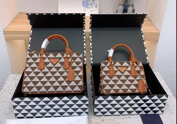 Symbole Galleria Luxurys Designer-Tasche, Damenhandtasche, Ledergewebe, Dreiecksmuster, Damen-Taschen, Umhängetasche, erstklassige Qualität, Buchstabenfutter, mehrschichtige Tasche