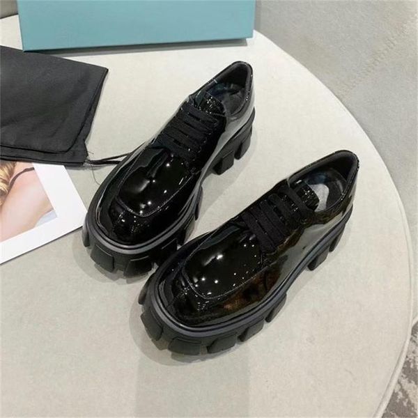 Designer Loafer Damen Kleid Schuhe Luxus Metall Dreieck Logo gebürstetes Leder Monolith Loafer Plattform Fersenschuh mit Box