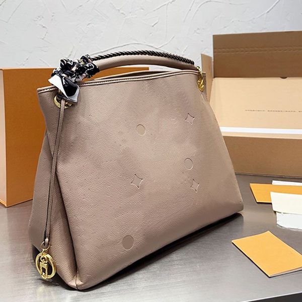 Pastas Grande Capacidade Sacola Moda Sacos De Ombro Mulheres Carta Embossing Travel Shopping Bolsas Metal Hardware Interior Zipper Bolso Couro