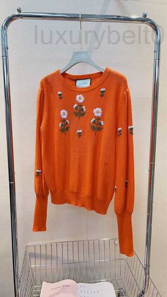 Kadın Sweaters Tasarımcısı Sonbahar ve Kış Mizaç Banliyö Katı Uzun Kollu Yuvarlak Boyun Yulafi Ağır Endüstri Nakış Çiçek Örme Kazak 3ks6