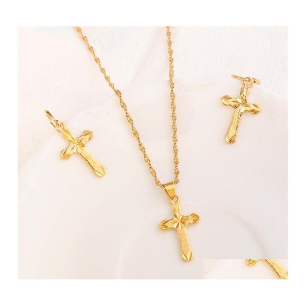 Orecchini Collana 18 K Yellow Fine Gold Filled Cross Pendantchain Set Piccolo Mini Tax Stamp Set di gioielli cristiani Donna Ragazza Gesù Dh7Td