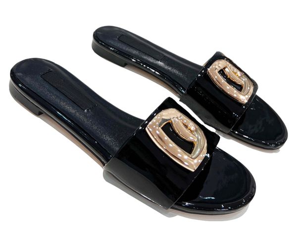 Дизайнерские женщины Золотая пряжка Слитель Кожаный ползунок плоский дно черное оптовое оптовое дышащее пляжное обувь резиновая резиновая сандаль с размером коробки 35-42