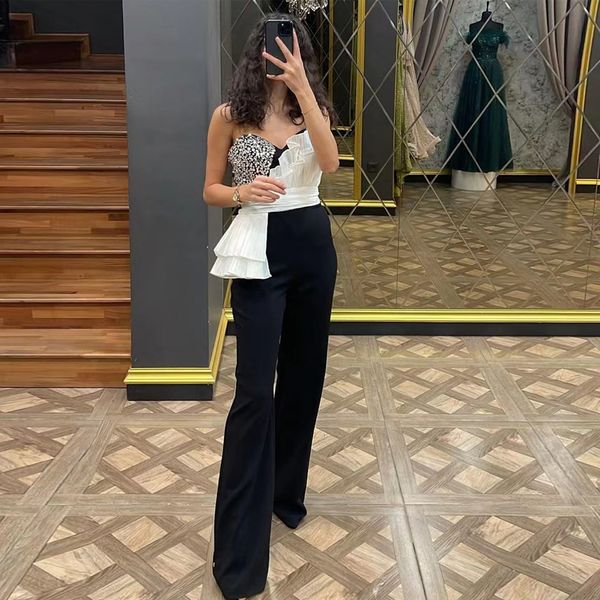 Schwarz-weißer Jumpsuit-Abschlussballkleid, herzförmiges, mit Perlen verziertes, gerüschtes Outfit für ein besonderes Abendkleid, Satin-Hosenanzüge für formelle Damenmode 326 326