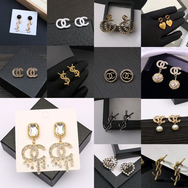 2024 Zufällig senden Designer Buchstaben Ohrstecker Frauen Luxusmarke Ohrring Kristall Strass Perle 18 Karat vergoldet 925 Silber Hochzeit Party Schmuck