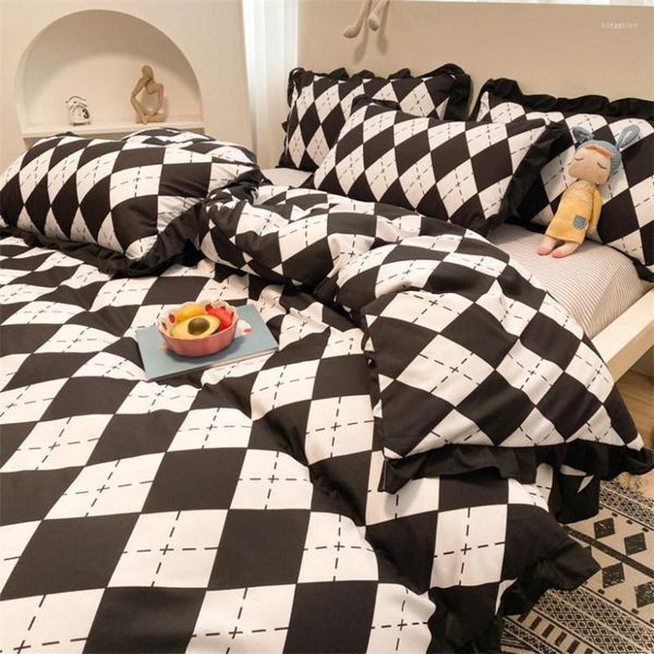 Bedding Sets Fashion Plaid Duvet Capa lençóis planos Fronha 4 peças Conjunto de algodão Ruffle Lace Editor Capas de Quilt