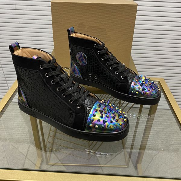 Stilvolle Herrenschuhe mit Nieten, handgefertigt aus echtem Leder, Designer-Rock-Stil, Unisex-Schuhe mit roten Sohlen, Luxusmode, diamantbesetzter Freizeitschuh für Damen 00154