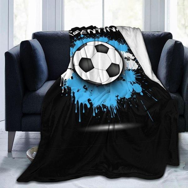 Coperte Coperta di flanella Pallone da calcio con bandiera dell'Argentina contro copriletto in morbido pile sottile per divano letto Decorazioni per la casa Dropship