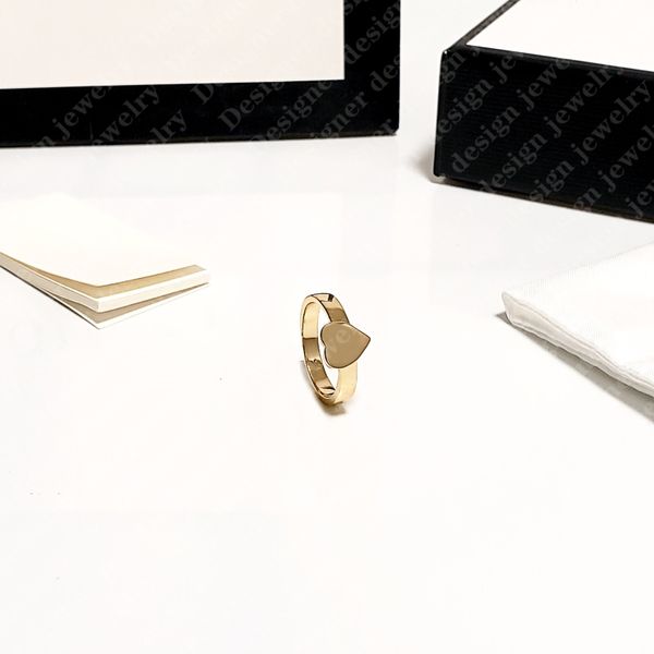 Anéis de grife Joias clássicas masculinas Anel G feminino Liga de aço de titânio Banhado a ouro Artesanato Acessórios de moda Never Fade