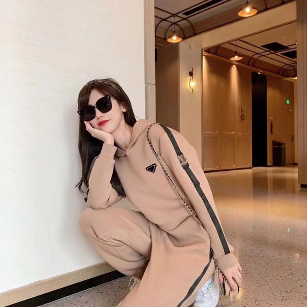 TRABALHAS femininas Designer Moda Ruos de moda BlackSuit preto Duas pe￧as conjuntos de jaquetas femininas estilista de roupas casual conjunto de manga longa mai￺sculo