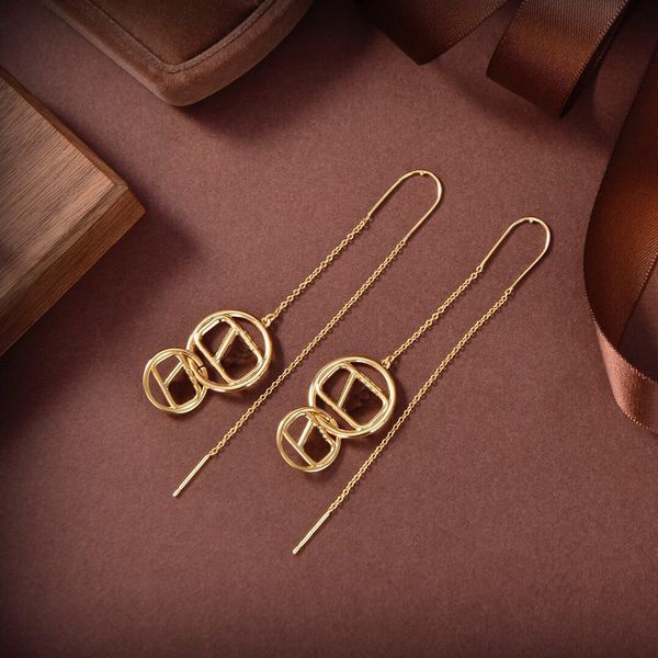 Oro rame Metallo V lettera Orecchini Hoop Huggie donne squisite semplici anti allergia Ear Studs Ear Thread Designer Gioielli festival di nozze Regalo VALE7 --08