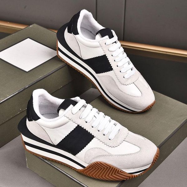 2023 New Mens Designer Scarpe casual Fashion Classic Bianco Sport Style Design Aspetto Antiscivolo Sneakers con suola rialzata resistente all'usura