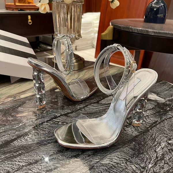 Designer di stili da donna Sandals Sandals Fashion Crystal Diamond 10,5 cm Scarpe ad alto tallone Ultra High Banquet Wedding Party Sandal
