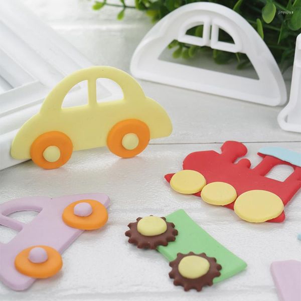 Moldes de cozimento Tractor de carro Chocolates Moldes de bolo de casamento Folding Fudge Fudge Cutter Diy Stamp Kitchen Biscoits Tools