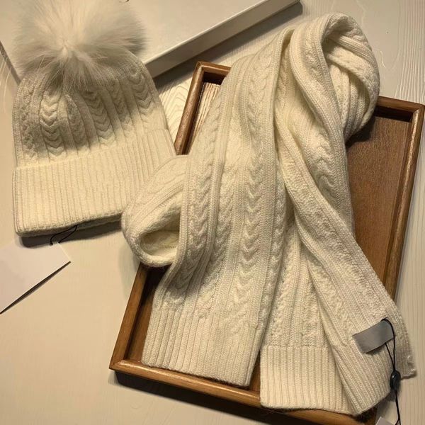 Cappelli da donna firmati Berretti di lana lavorati a maglia di lana Berretti con teschio Sciarpa Cappello freddo da uomo e da donna con palla di pelo di volpe calda
