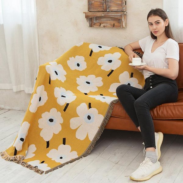 Coperte Multifunzionale Luce Lusso Filo per giovani Coperta Picnic Campeggio Esterno Divano Asciugamano Decorazione Fine letto