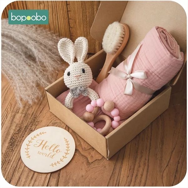 Держищевые подарки Bopoobo 1Set Bath Toys Set Kid Swaddle Wrap Baby Milestones Brush Bracelet Bibs Pography Supplies Girst Gift Product 221101