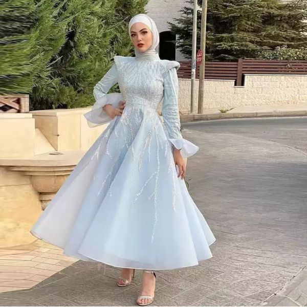 Himmelblaue muslimische Ballkleider mit Stehkragen und langen Ärmeln, mit Perlen besetzt, Arabisch, Dubai, Abendparty-Kleider, Organza, formelle Kleidung wly935