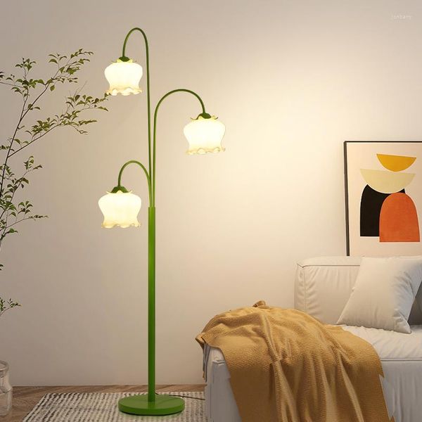 Stehlampen 3 Kopf Blumenförmige Schlafzimmer Nachttischlampe Wohnzimmer Sofa Ecke Stehleuchten Home Dekoratives Licht