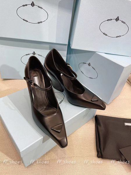 Yüksek Topuklu 9.5cm Kadın Sandalet Slaytlar Tasarımcı Yeni Topuk Siyah Deri Moda Sandalet Şık Sivri Menşei Kaliteli Lüks Geometri Terlik Harfli Üçgen