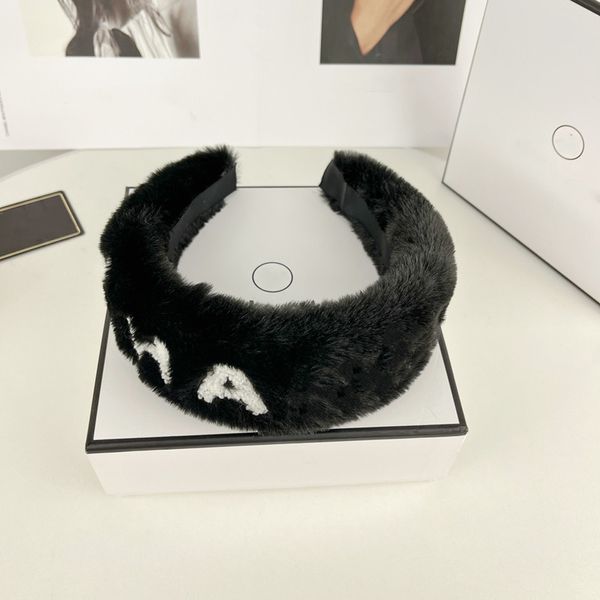 C letra designer de pele headbands para mulheres menina 2024 inverno novo luxo lã inverno bandana ao ar livre hairband cabeça envoltório preto branco cores presente
