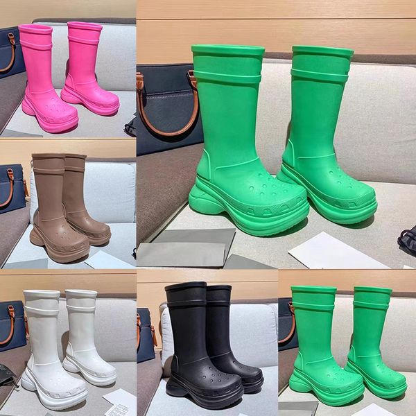 2023 botas de borracha de alto luxo sapatos femininos marrom brilhante rosa branco preto verde moda botas ao ar livre inverno botas de designer sênior 35-42