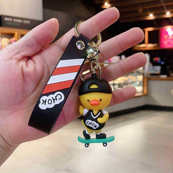 Porte-clés Nouvelle tendance dessin animé skateboard canard porte-clés poupée voiture sac pendentif cadeau personnalisé