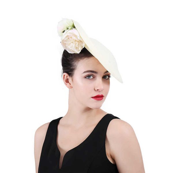 Gioielli per capelli da sposa Cappello da fascinator a disco Sinamay in avorio UK Fascinators con fiori bianchi Accessori per abiti da sera per feste di festival