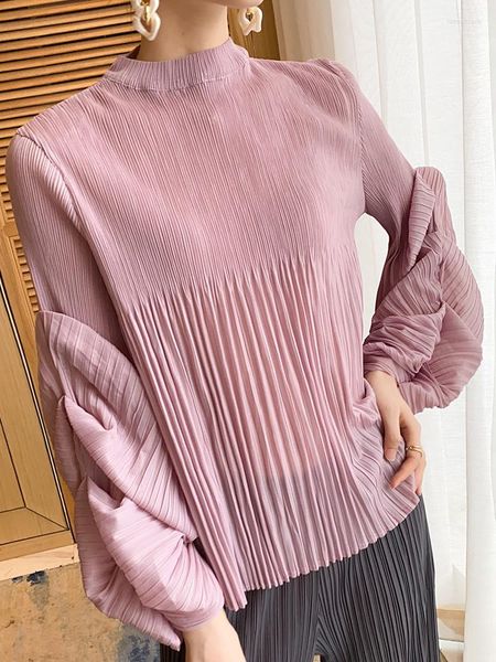 Magliette da donna Miyake Dolcevita con maniche a sbuffo pieghettate Top Autunno 2022 T-shirt causale rosa allentata invernale per donna Strecth medio