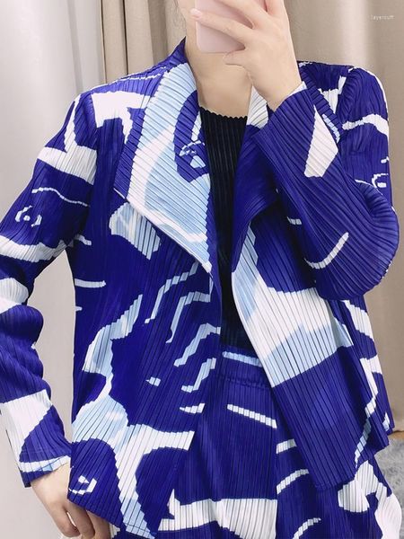 Женские куртки Miyake Плиссированная геометрическая печатная куртка. Объединение падения 2022 г. Зимний корейский модный кардиган Большой короткий верхний рукав с длинным рукавом с длинным рукавом