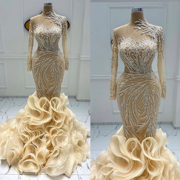 Exquisite Meerjungfrau Brautkleider Champagner Spitze Luxuriöse abgestufte Rüschen Schleppe Brautkleider Kleid Arabisch Aso Ebi