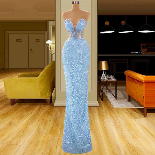 Elegante himmelblaue Prom -Kleider Spitzen Applikationen Meerjungfrau Tr￤gerlose Partykleider Kristalle Custom Made Evening Kleid