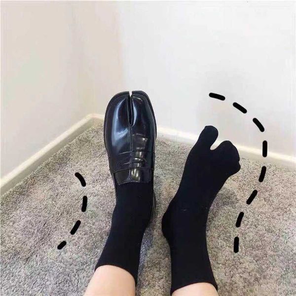 Meias Hosiery Japanese Mulheres penteadas com algodão Tabi Meias sólidas preto branco verão anti-deslizamento harajuku meias de dois dedos com dedos dos pés Men suprimentos y2211