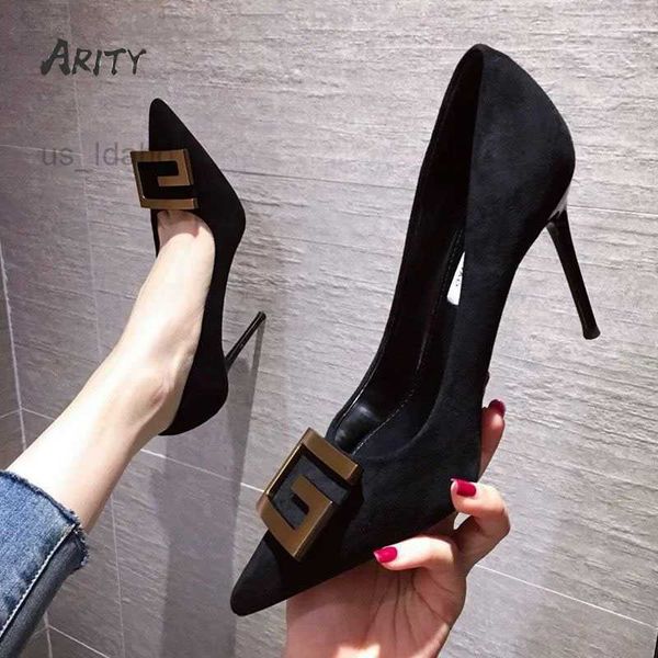 Sapatos femininos Único High Coréia Steletto Moda Europeia e Americana Black High Heels L2201104