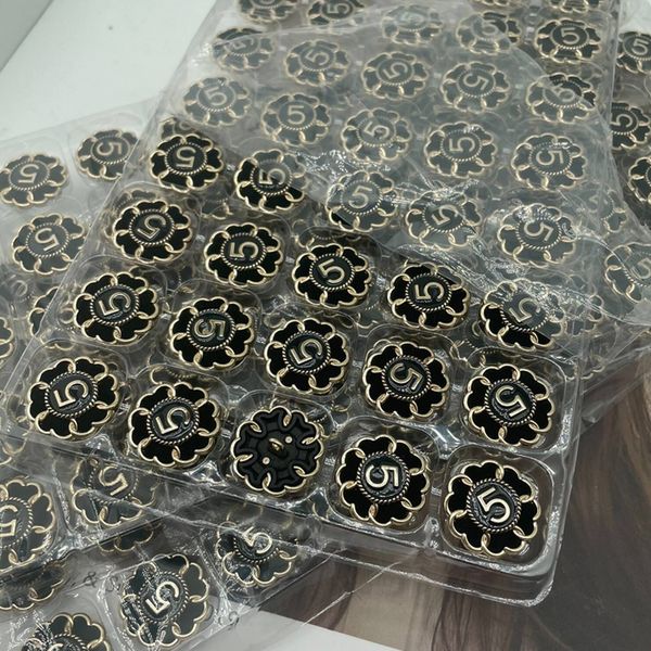 Klasik No5 Çiçek Düğmesi Metal Peluş Diy Dikiş Giysi Düğmeleri Kazak ceket gömlek 18/20/23/25mm için