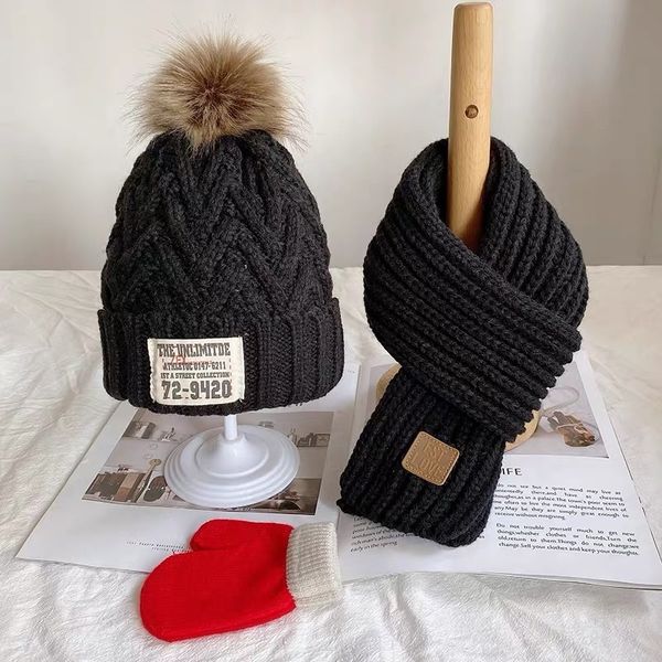 Set di sciarpe per cappelli in velluto e ispessito Set di tre pezzi per bambini, ragazzi e ragazze, sciarpa calda, combinazione di guanti, pullover per bambini, cappello lavorato a maglia, caldo set di tre pezzi