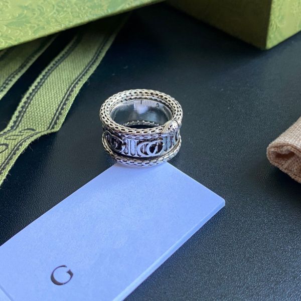 Yüksek son tasarım kapalı tasarımcı mücevher yüzüğü cazibesi seçimi sıcak kalite moda çift dostu aile doğum günü hediyesi sier kaplama asla soluk asil