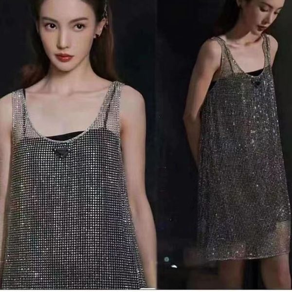 Designer Runway Summer 2024 T-shirt da donna Fashion Chain Tanks Ladies Elegante Lettera Tops Donna senza maniche Sexy Casual Canotta 578 Changhao01 689