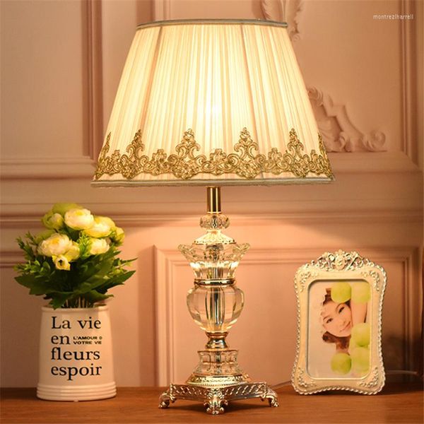 Lâmpadas de mesa Ourfeng Crystal Lamp Led Modern Home Light Home Luxury Creative Decorative Fabric para Bedroom de saguão El Office El