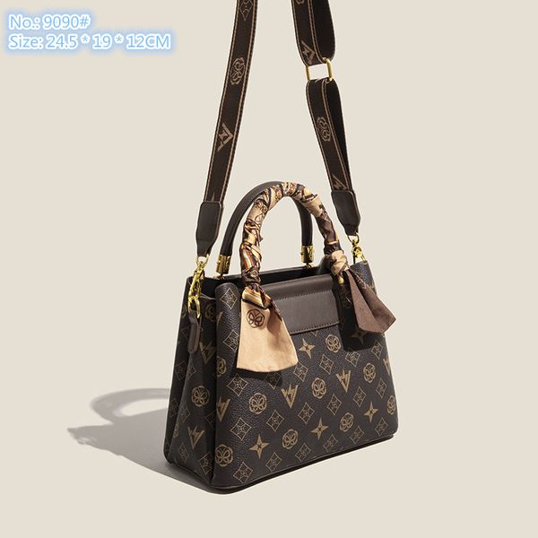 Bolsas de ombro de mulheres por atacado Bolsa de moda estampada retro cl￡ssica bolsa de moda de moda doce de fita de tr￪s camadas de camada contraste de couro ocidental mochila