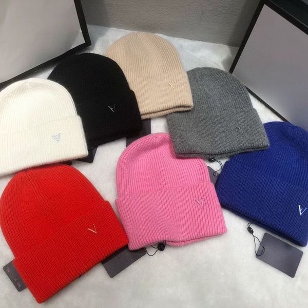 Moda Tasarımcı Erkek Kış Beanie Unisex Örgü Pamuk Sıcak Şapka Klasik Spor Kafatası Kapakları Bayanlar Günlük Açık Şerit Kapak Beanies Toptan