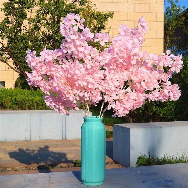 Fiori decorativi ad alta densità 4 forchette finte fiori di ciliegio ramo di fiori Begonia Sakura stelo di albero per eventi deco di nozze artificiali